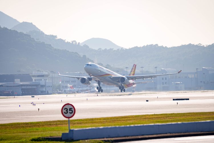 hong kong three runway system