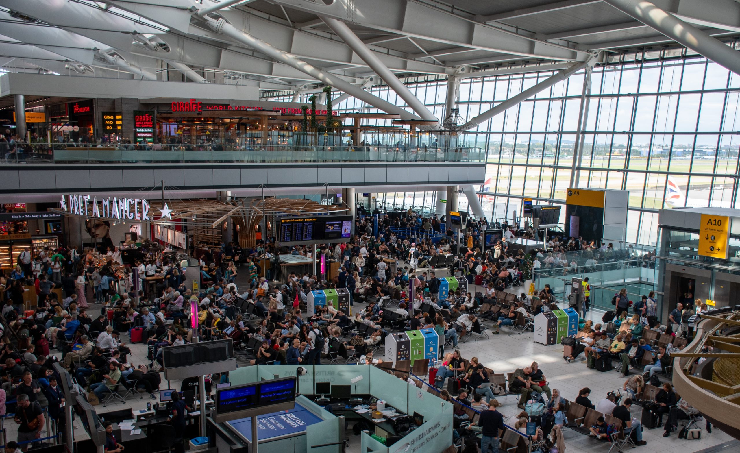 London Heathrow faces baggage challenges after cancellations